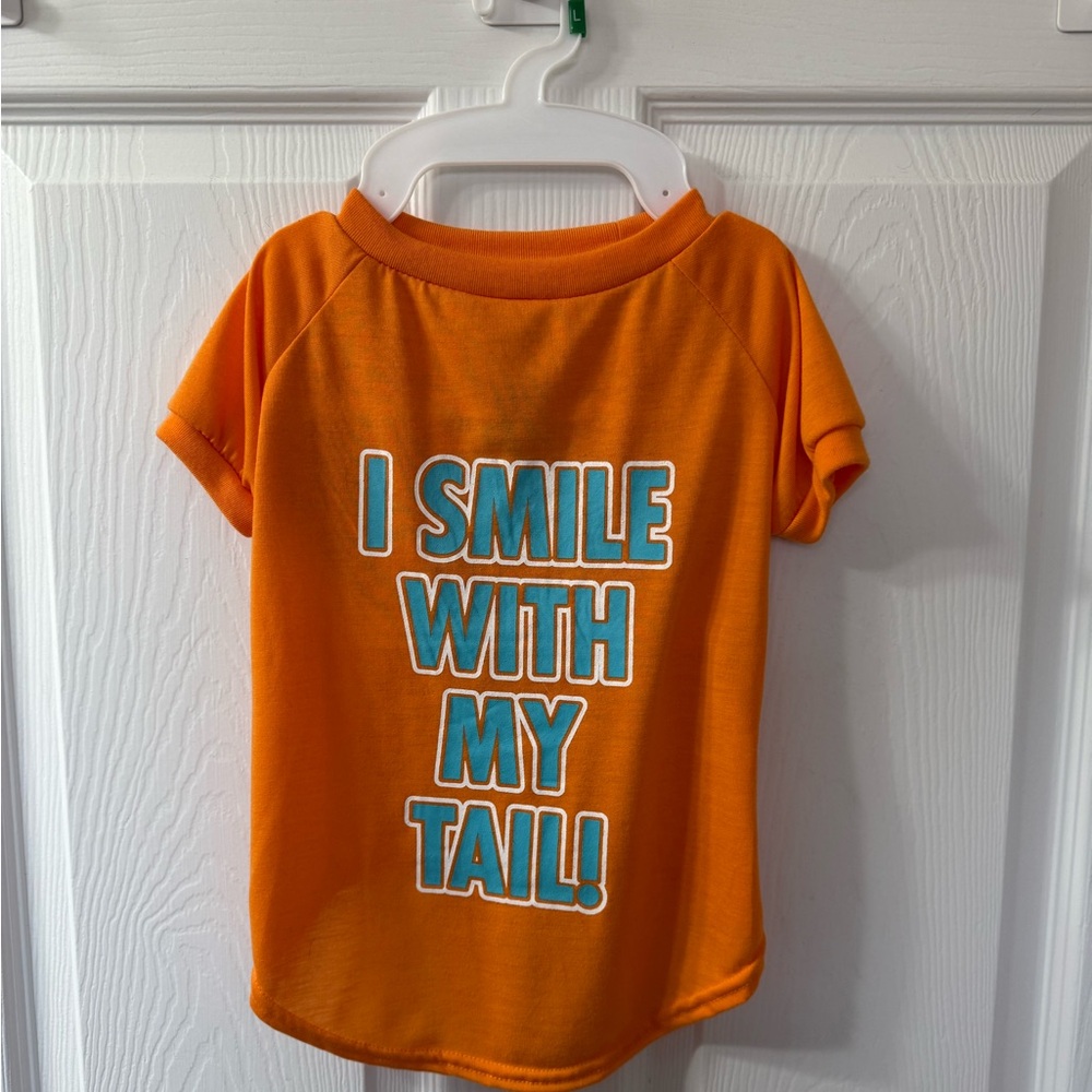 Dog Shirt. I smile with my tail.